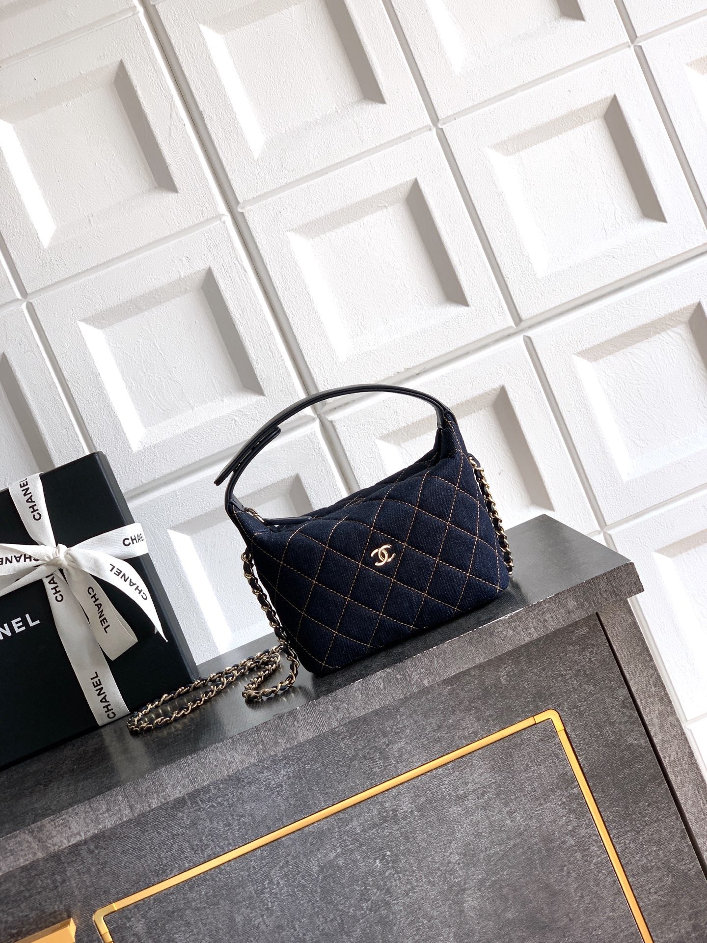 CHANEL CLUTCH DENIM GOLD METAL