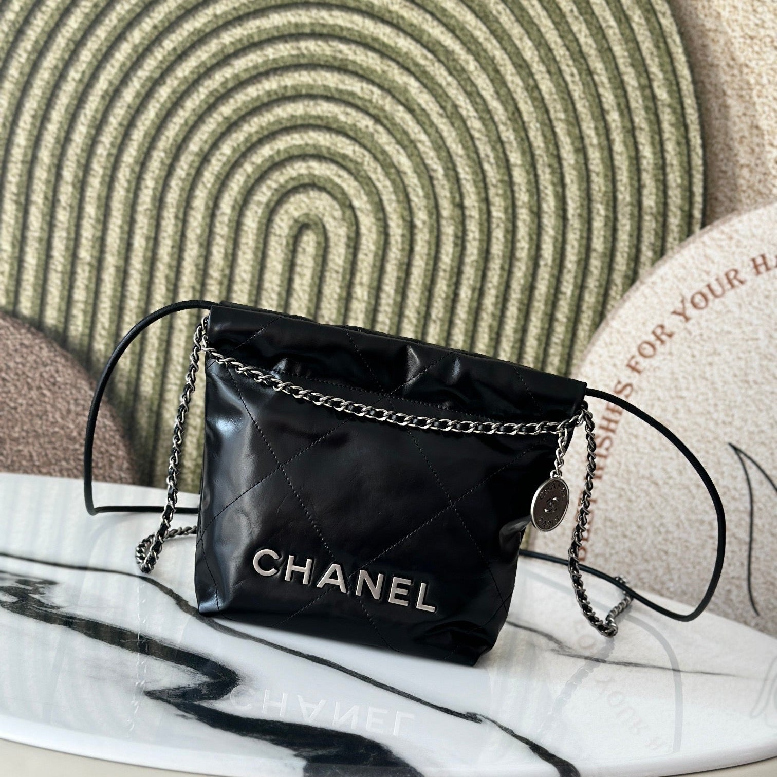 CHANEL MINI BLACK 22