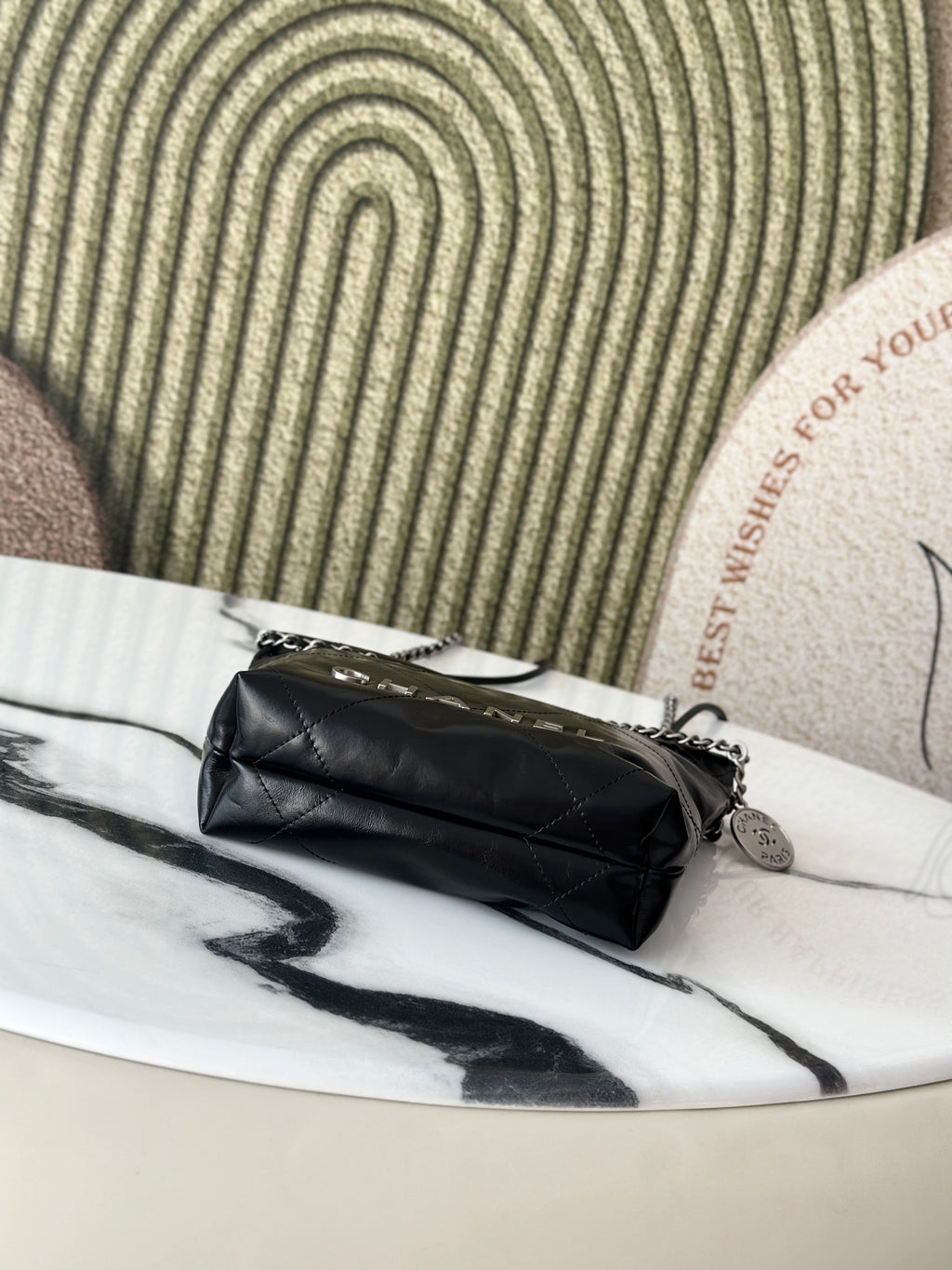 CHANEL MINI BLACK 22