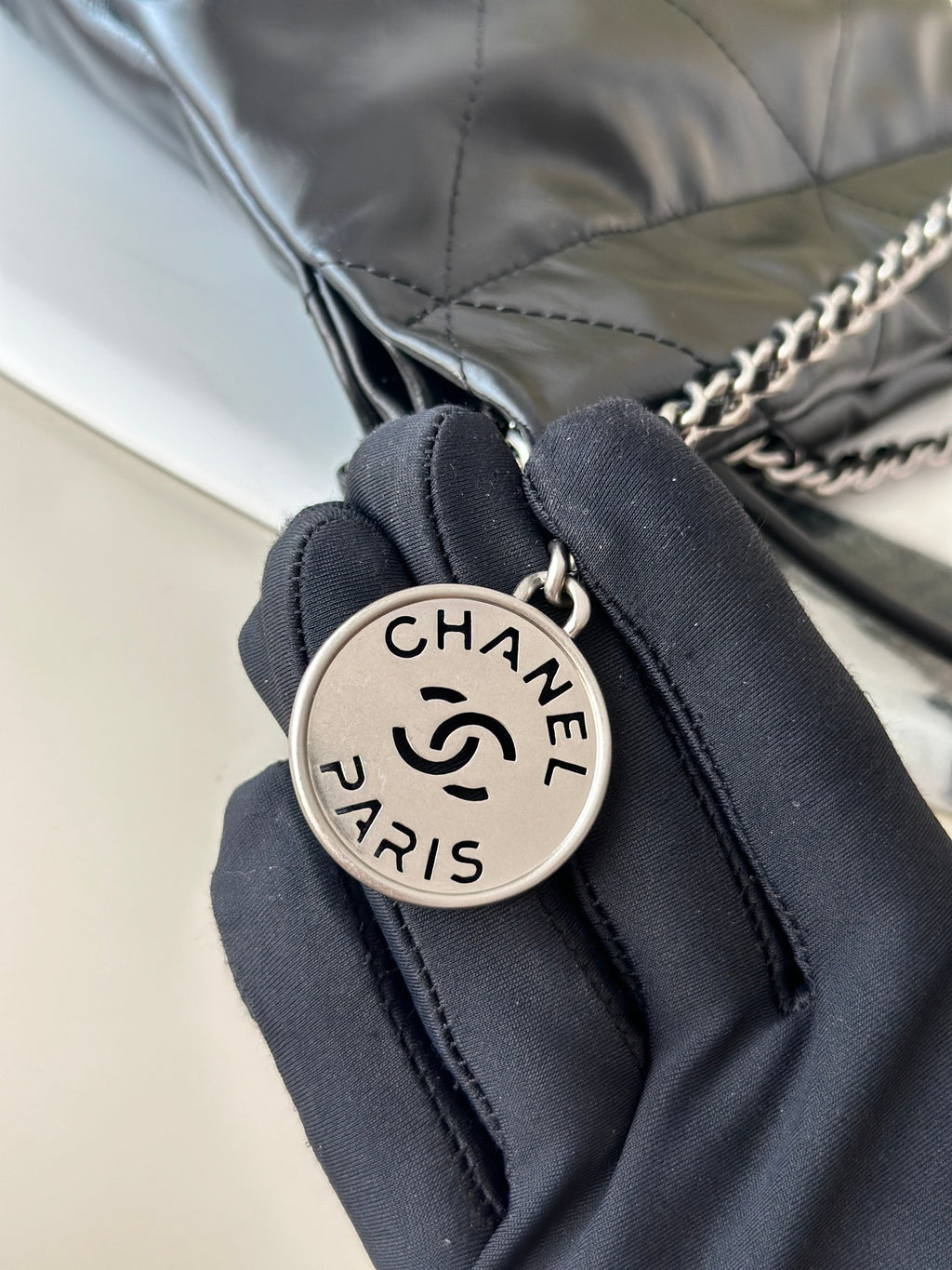 CHANEL MINI BLACK 22