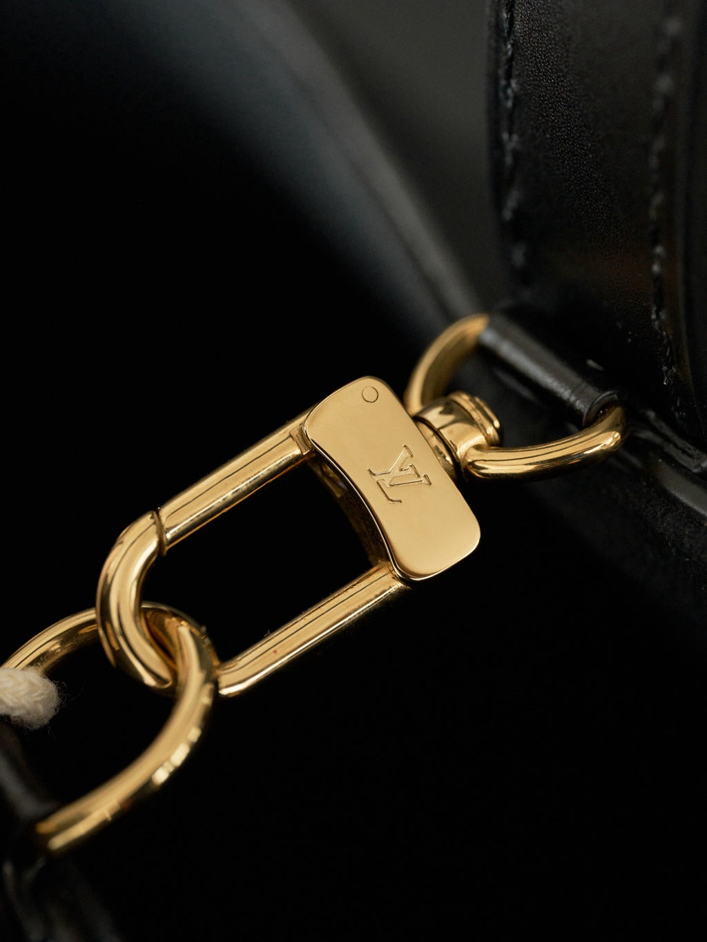 LV BB BUCKET BAG