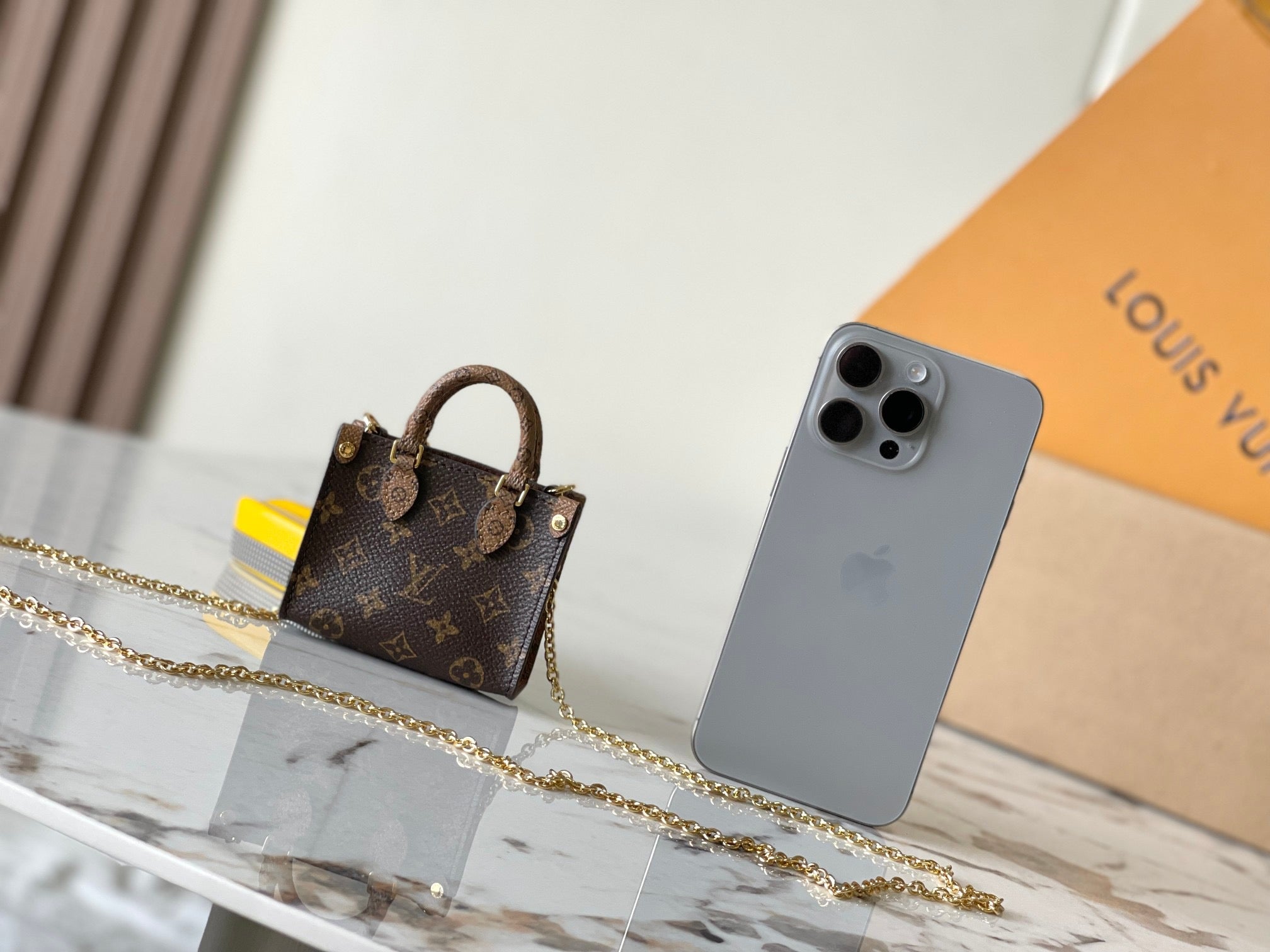 LV ON THE GO MINI