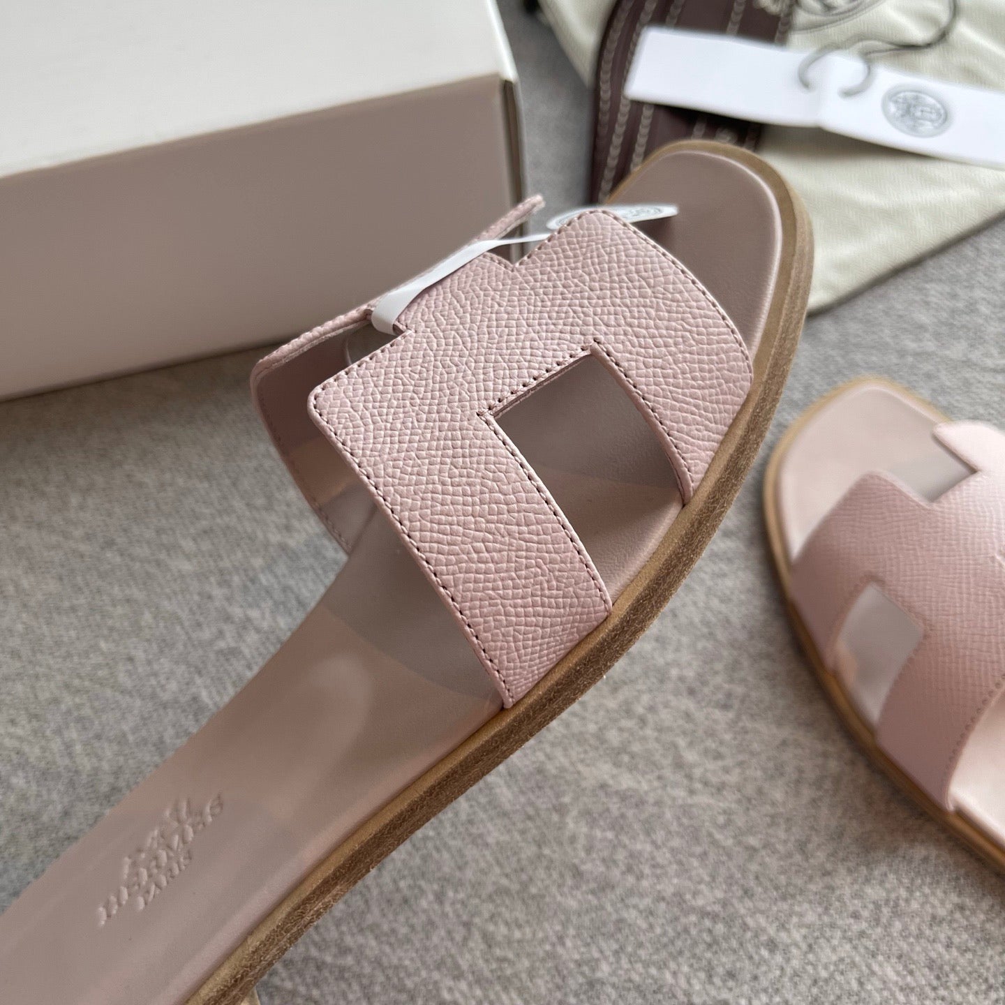 HERMES ORAN SANDAL ДАМСКИ ЧЕХЛИ
