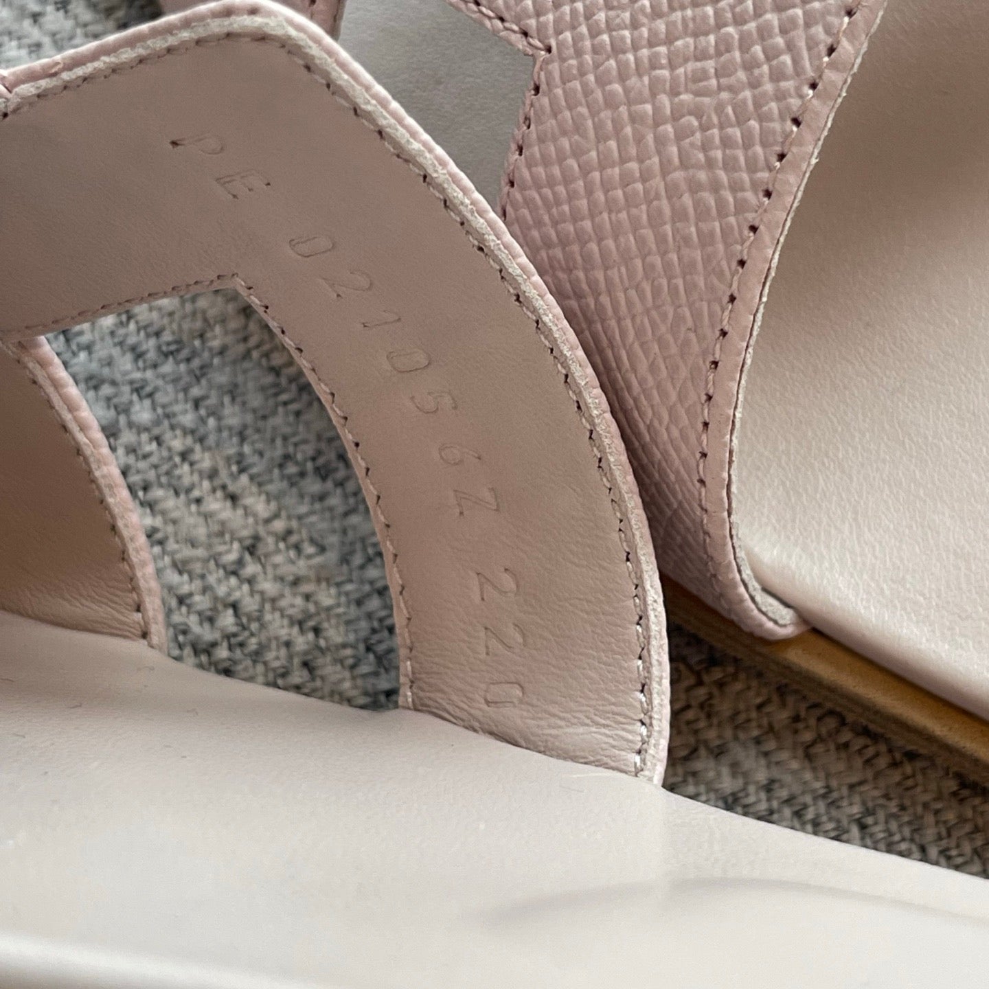 HERMES ORAN SANDAL ДАМСКИ ЧЕХЛИ