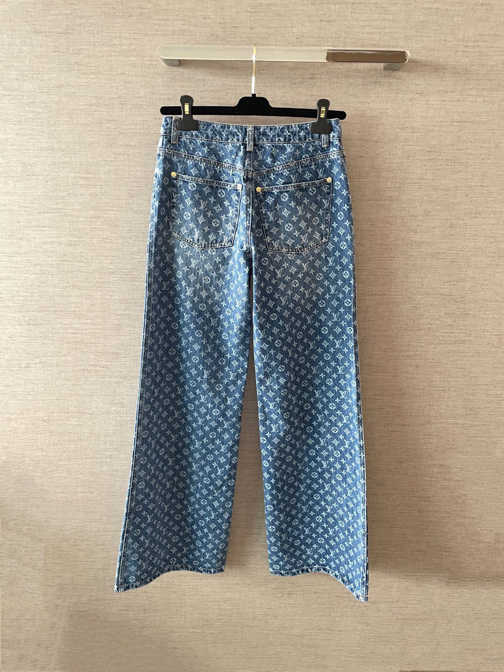 LOUIS VUITTON ДЪНКИ