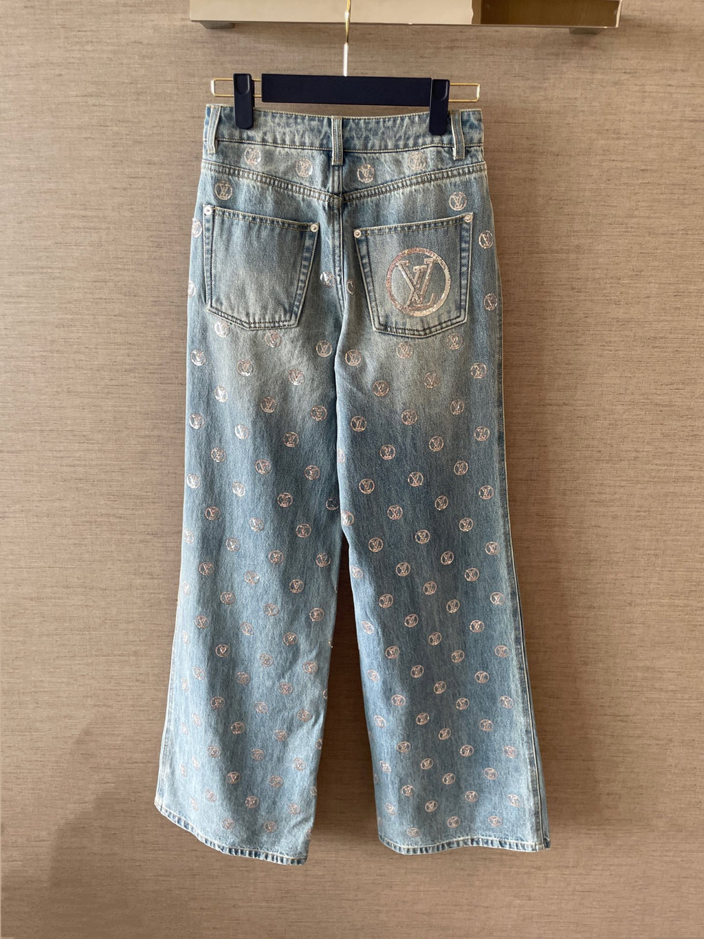 LOUIS VUITTON ДЪНКИ