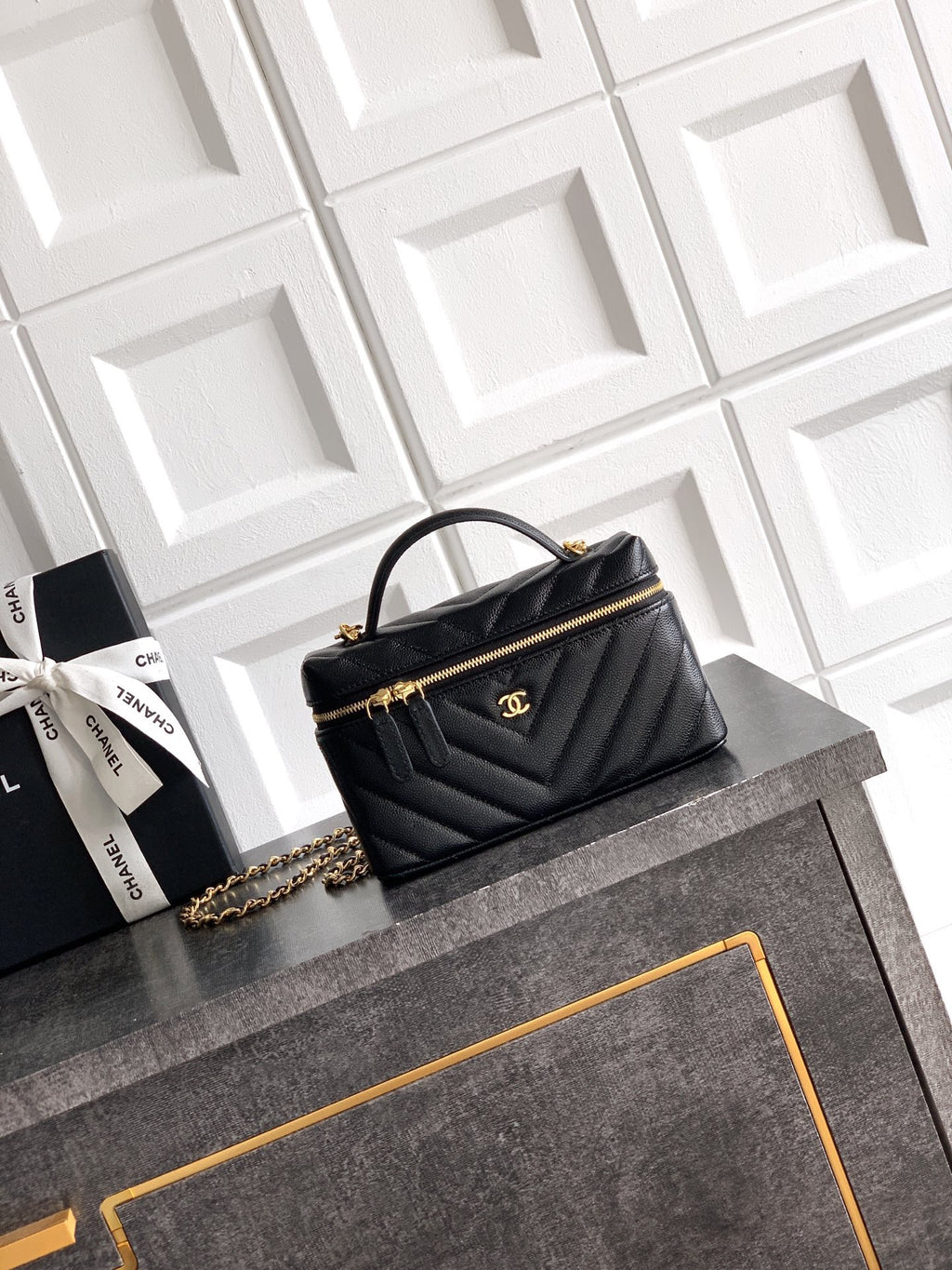 CHANEL VANITY CAVIAR 26