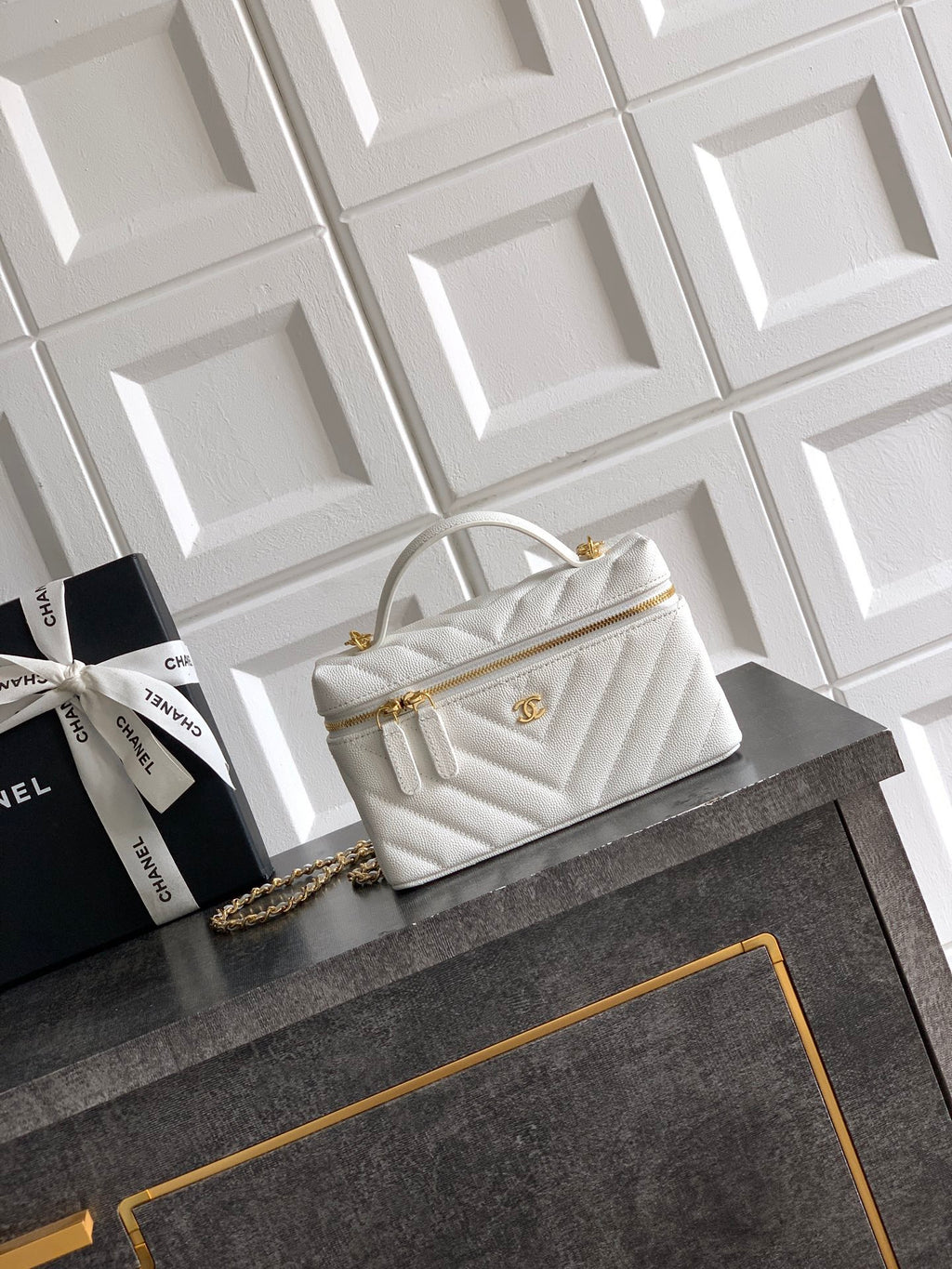 CHANEL VANITY CAVIAR 26
