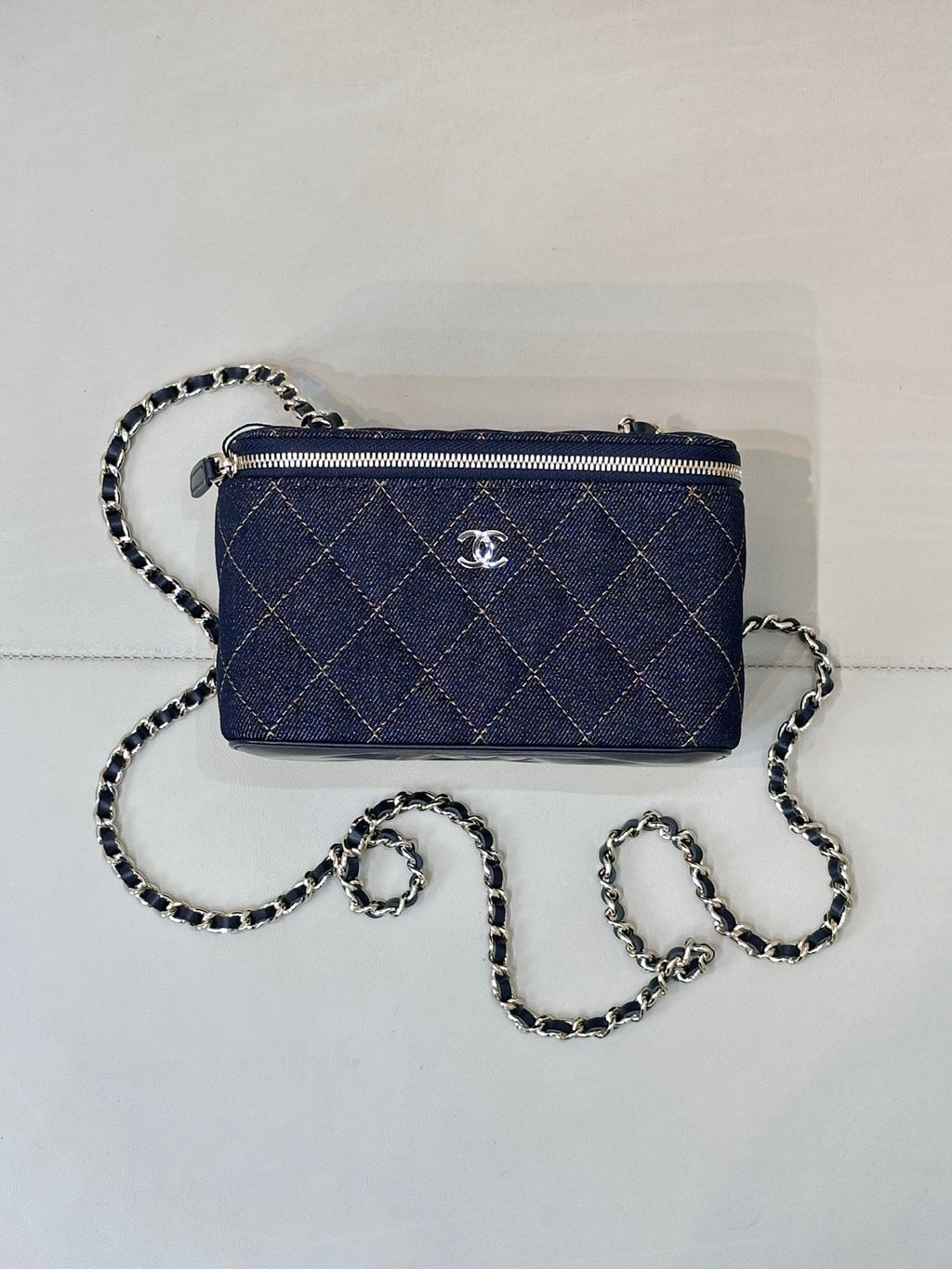 CHANEL VANITY DENIM SILVER