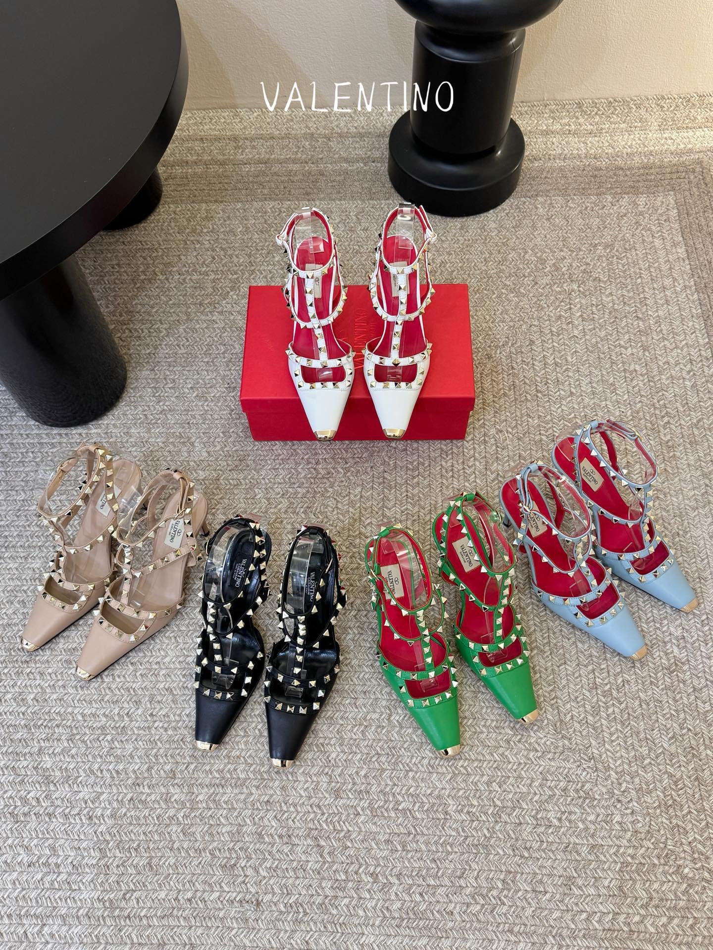 VALENTINO Токчета