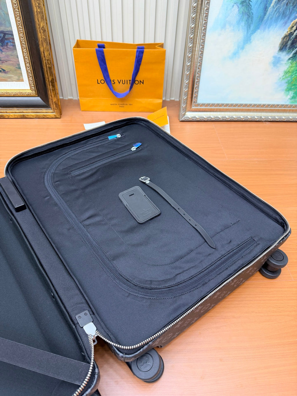 LOUIS VUITTON SUITCASE 50x36x18