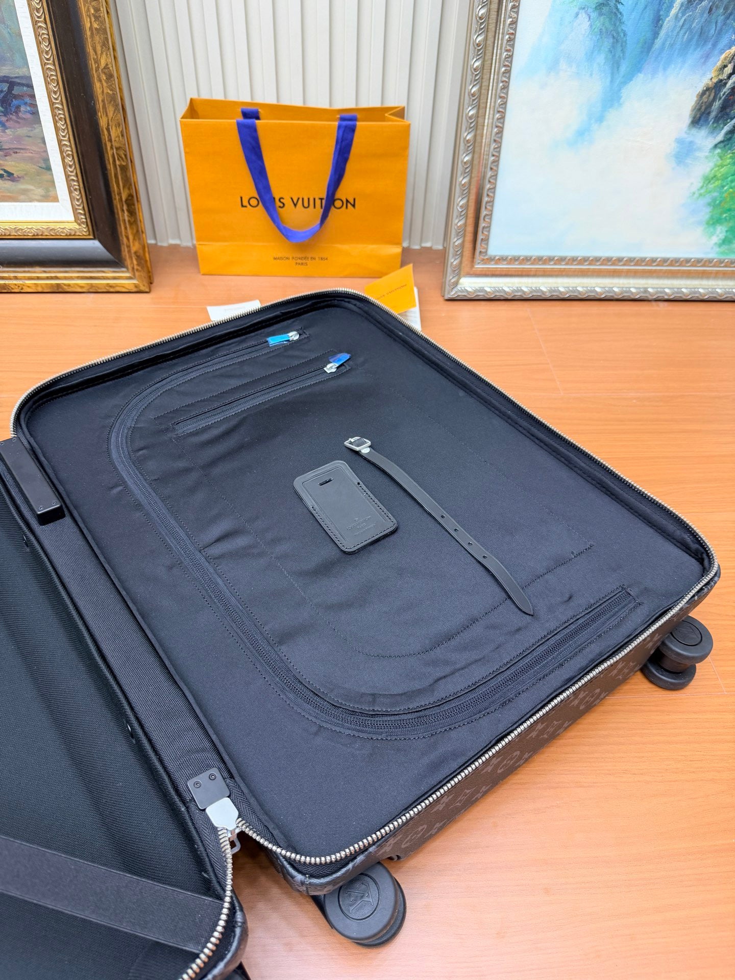LOUIS VUITTON SUITCASE 50x36x18