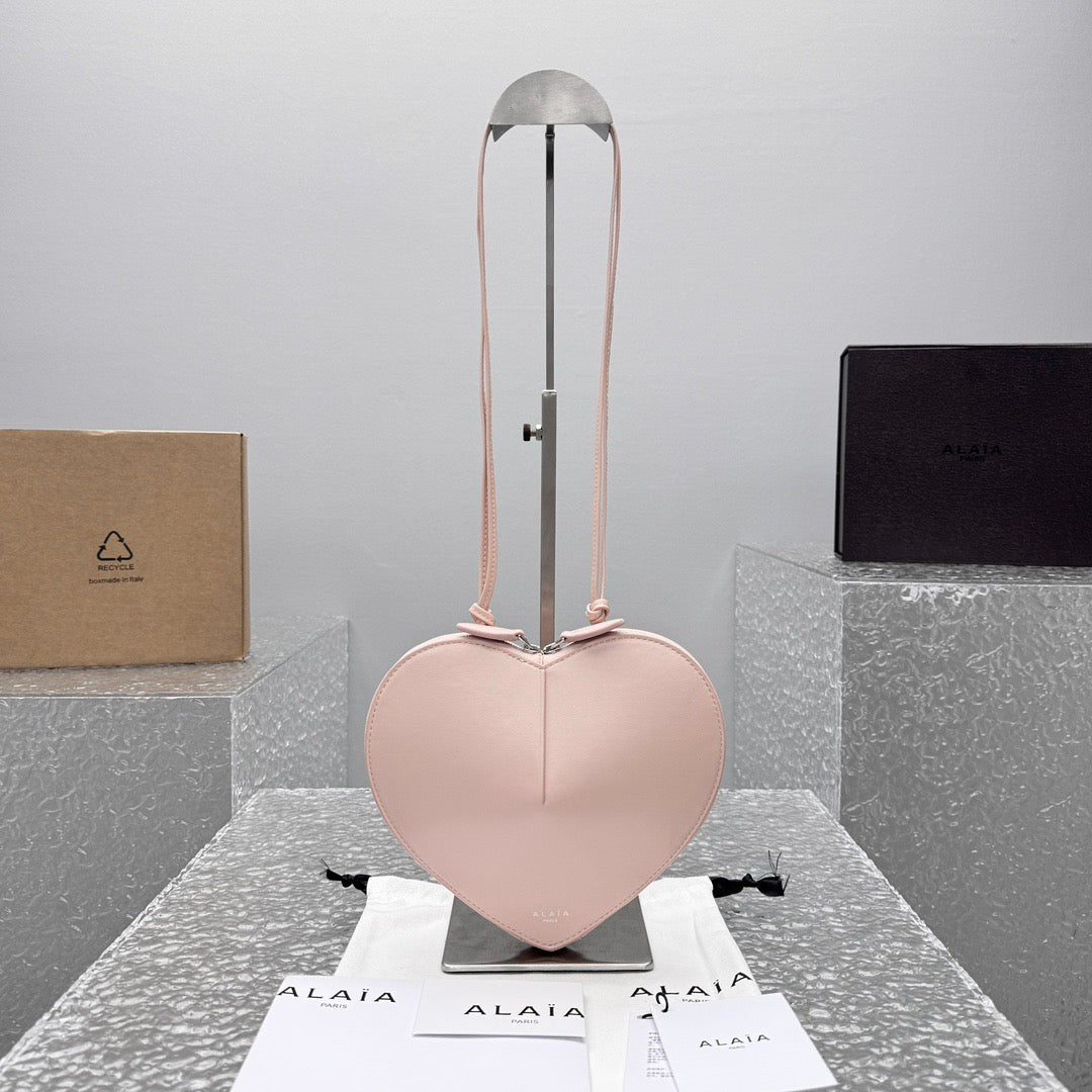 ALAIA HEART ЧАНТА | 8 цвята