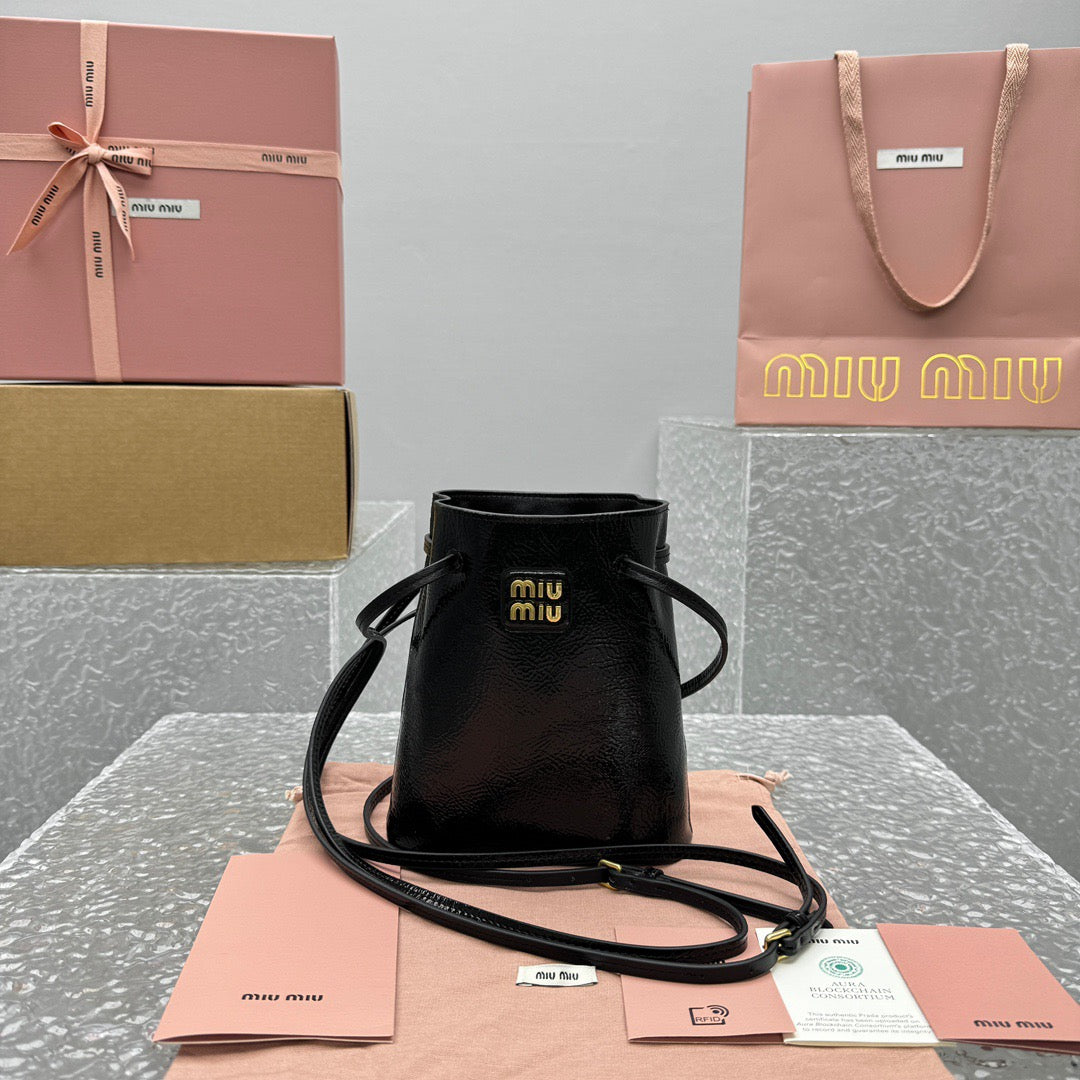 MIU MIU ЧАНТА