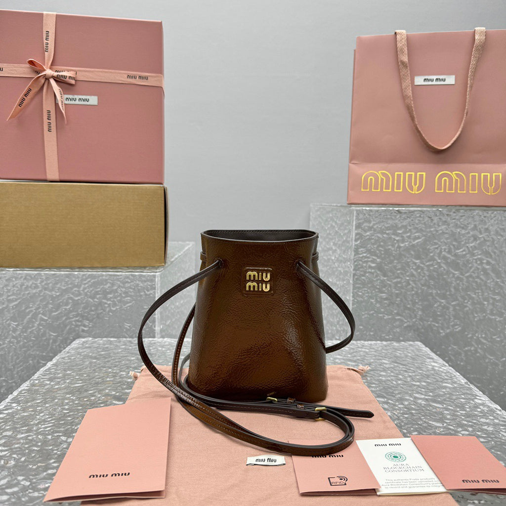 MIU MIU ЧАНТА