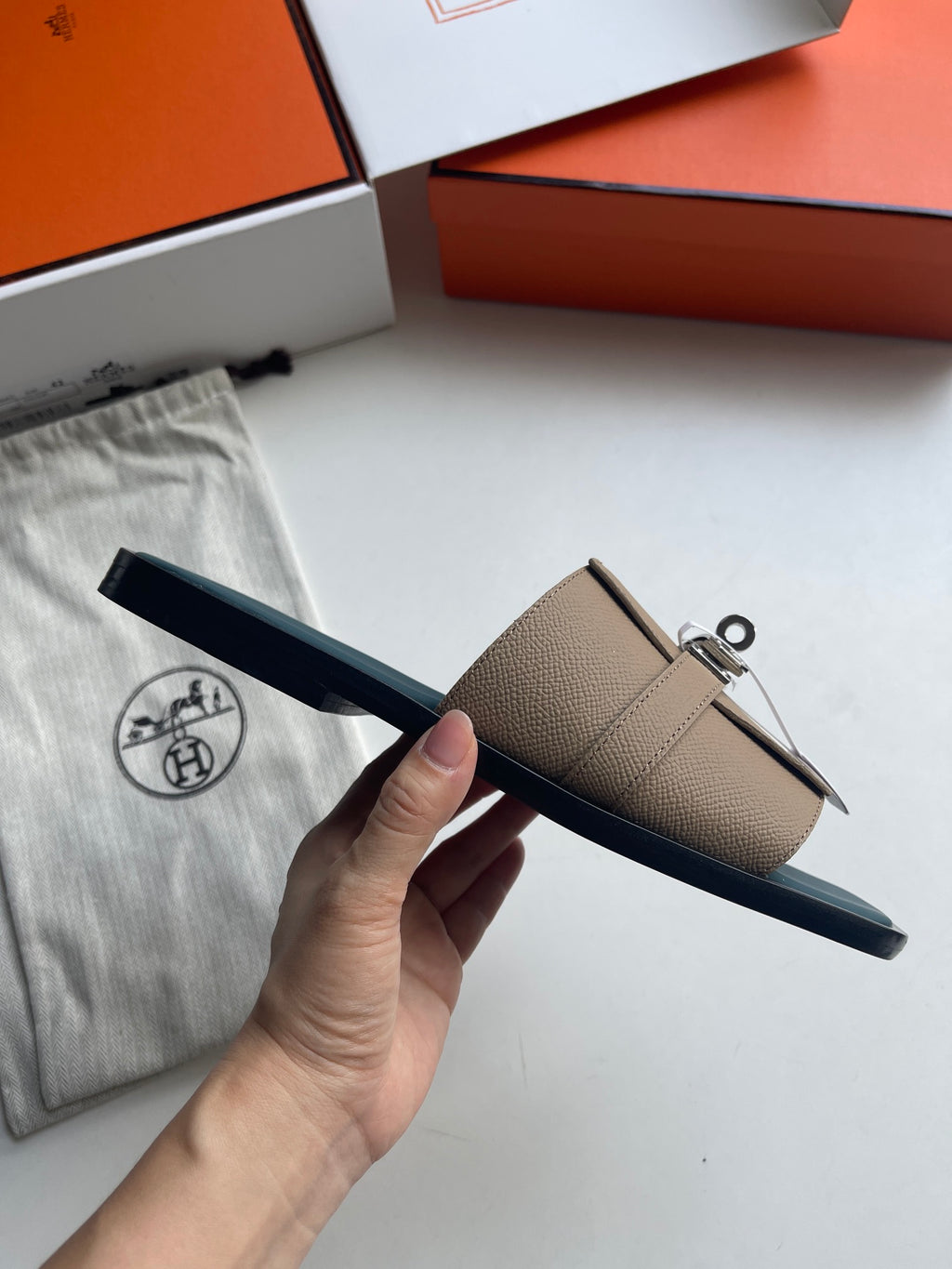 HERMES ЧЕХЛИ (МЪЖКИ)