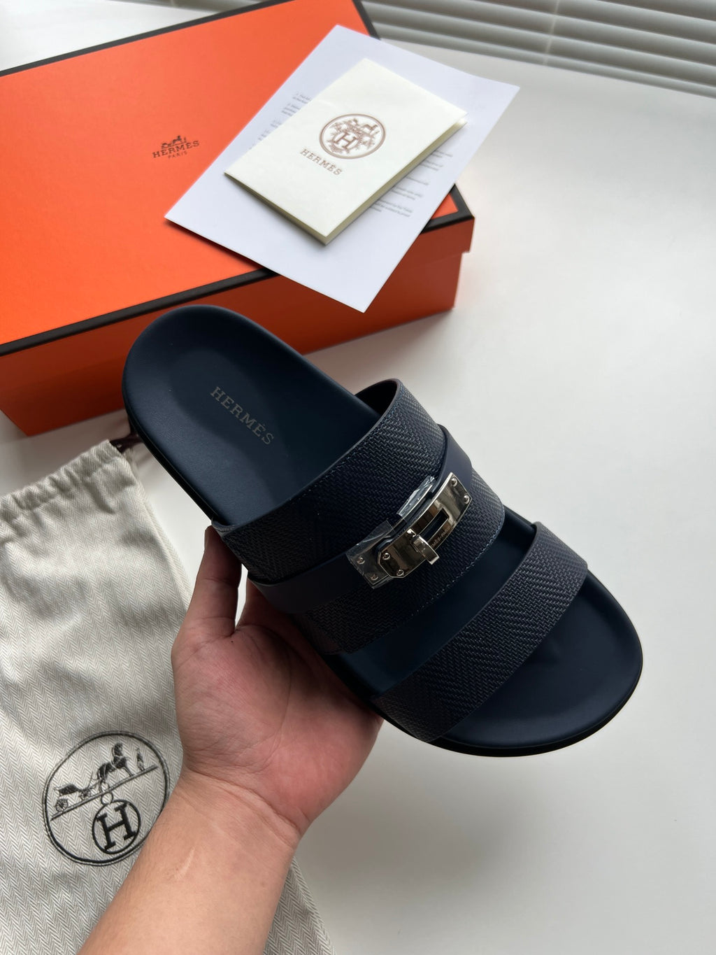 HERMES ЧЕХЛИ (МЪЖКИ)