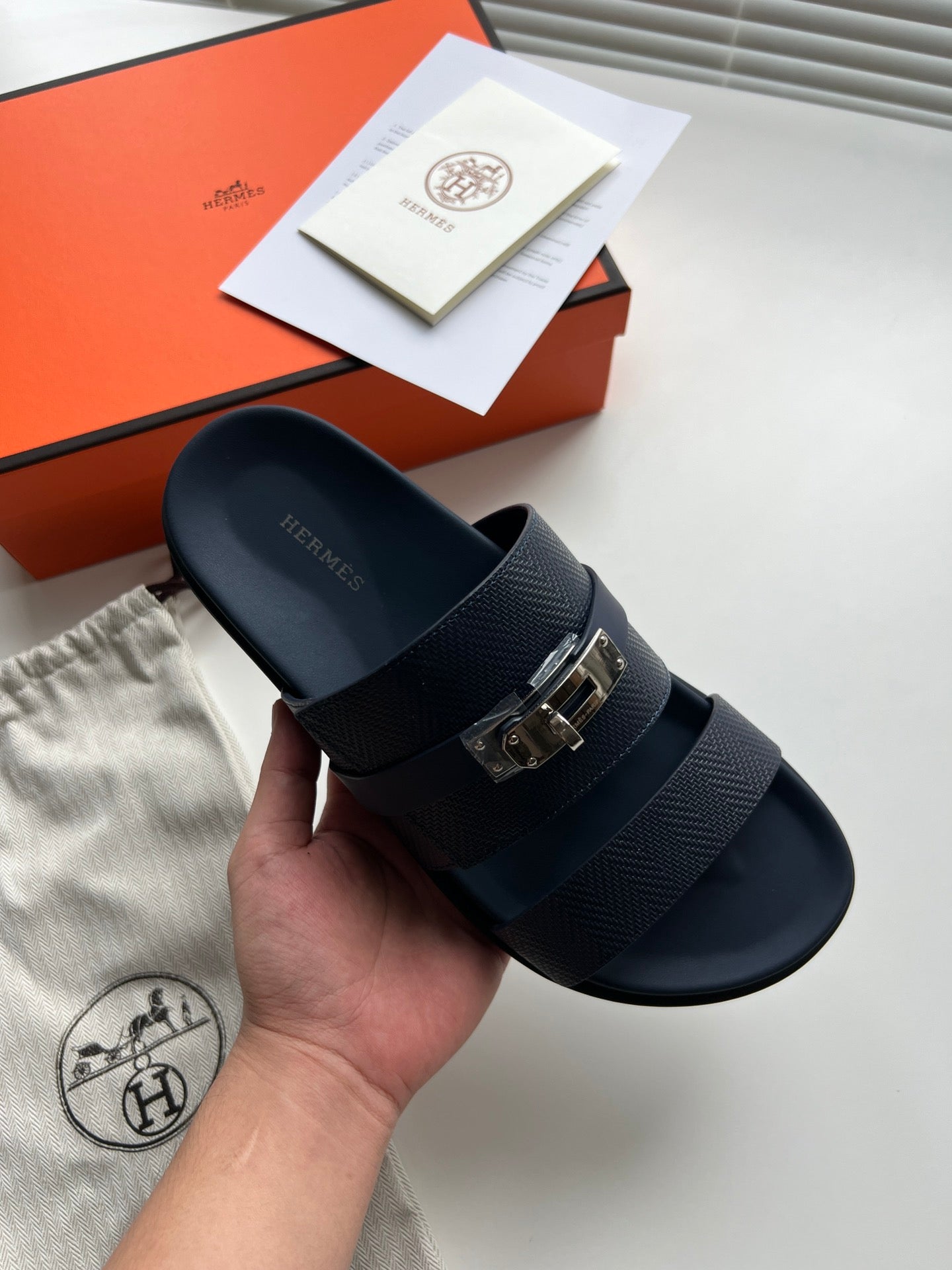 HERMES ЧЕХЛИ (МЪЖКИ)